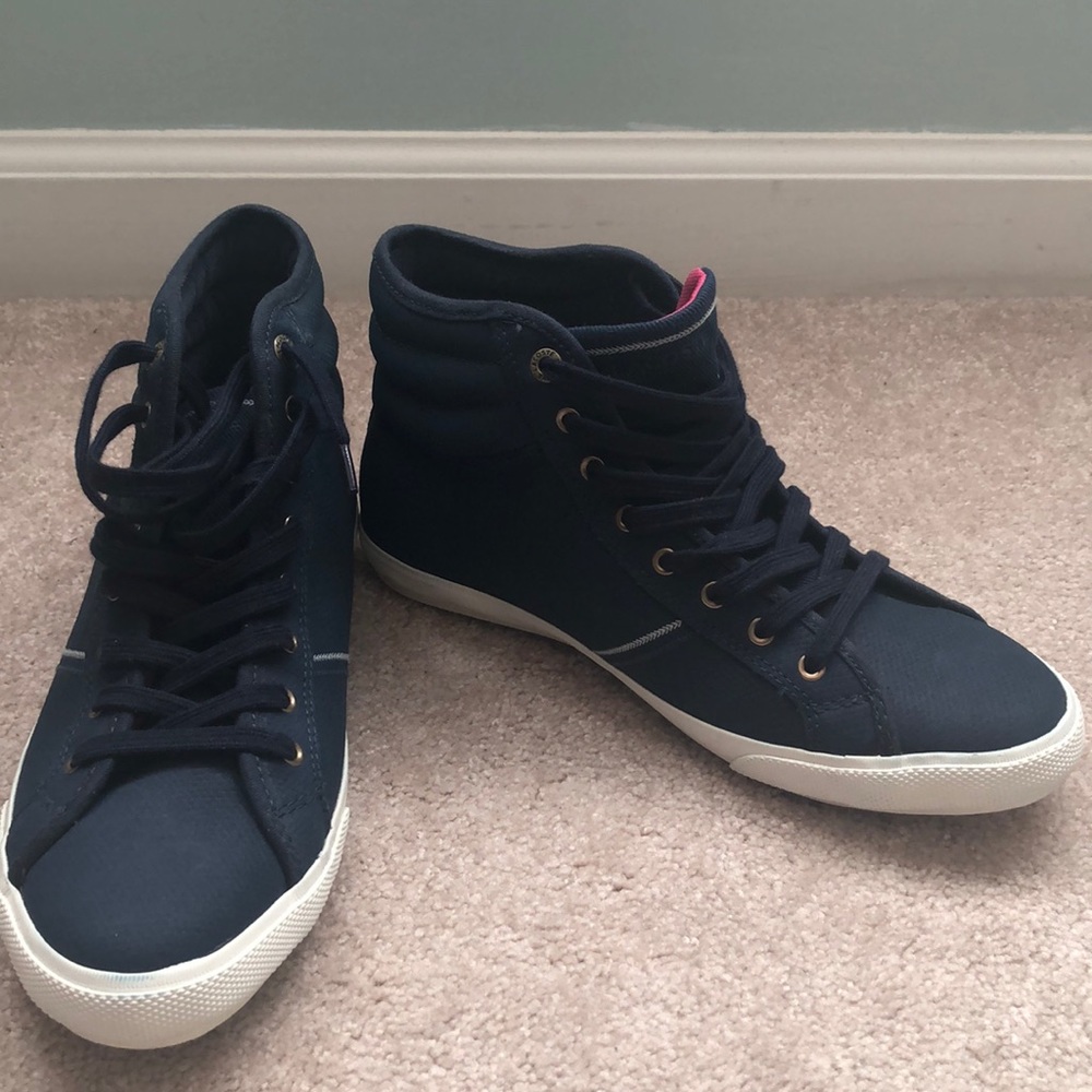 ‼️NEW‼️ Lacoste Sneakers. Never Worn!